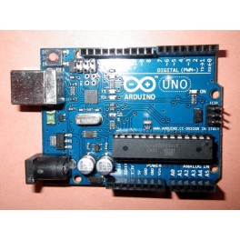 Carte Arduino UNO R3 + cable USB